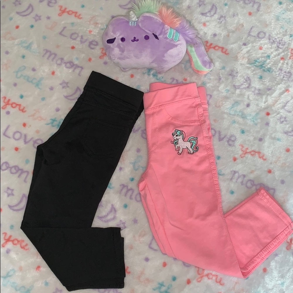 💗A pair of black and pink Jeggings 🖤